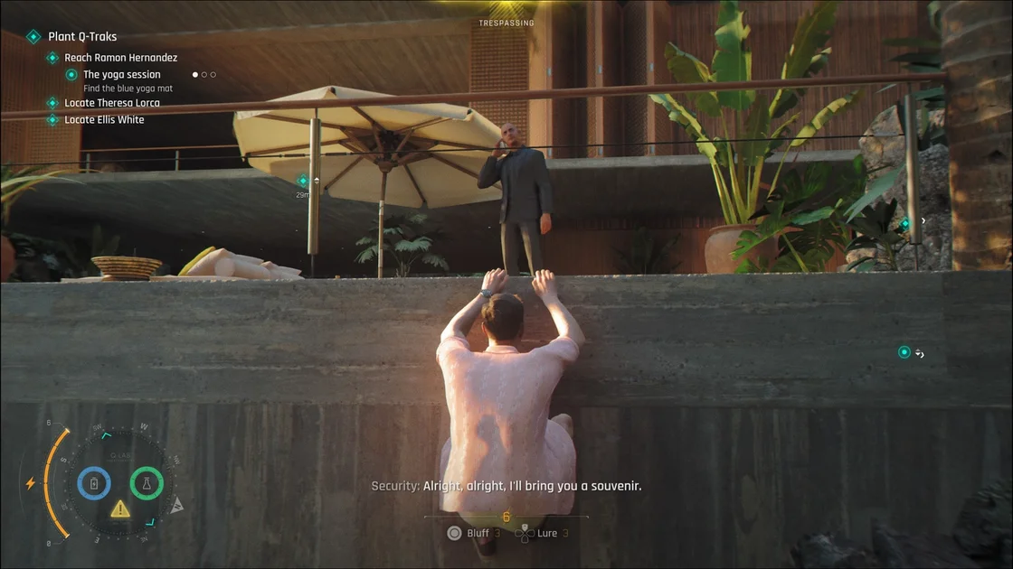 A screenshot of 007 First Light, showing Bond hanging onto a wall as a guard stands oblivious above him.